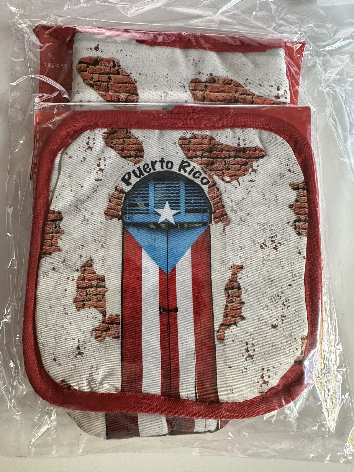 Puerto Rico Kitchen Pot Holder and Mitts 2 Piece Set Puerta 