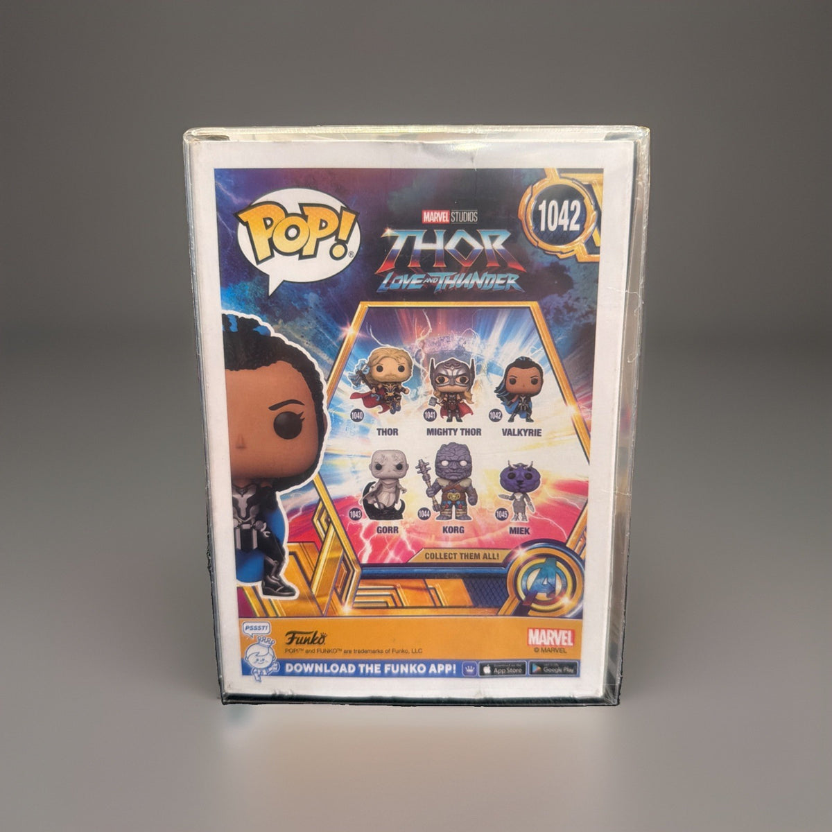 Funko Pop! Vinyl Marvel Valkyrie #1042 Thor Love and Thunder w/Protective Cover