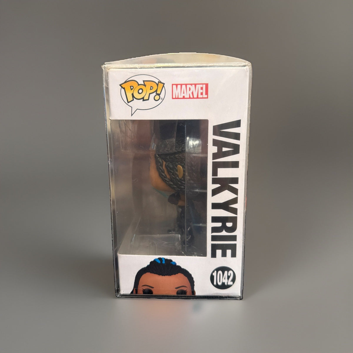 Funko Pop! Vinyl Marvel Valkyrie #1042 Thor Love and Thunder w/Protective Cover