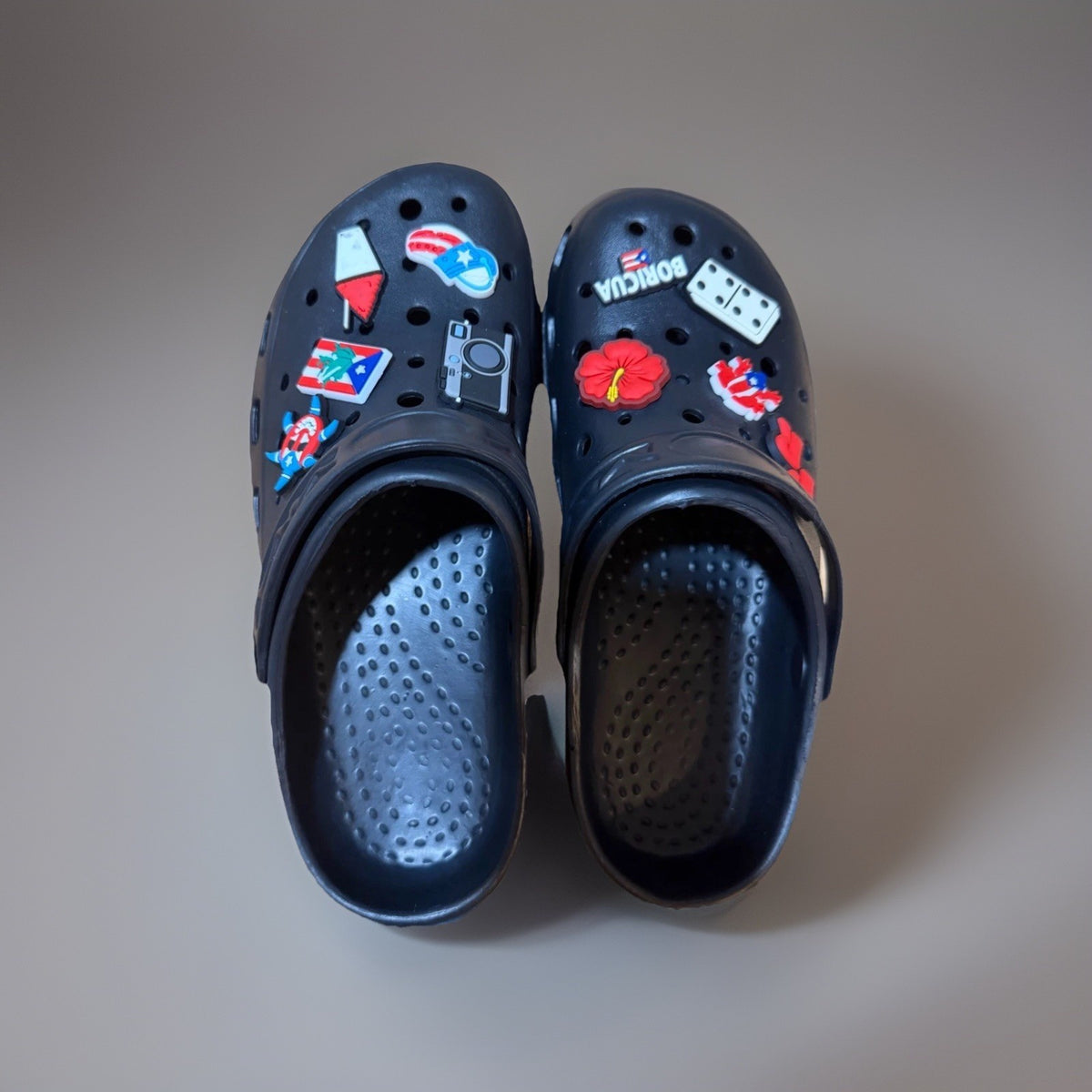 Puerto Rico Black Clog Sandals with Charms Womens Size 8 Boricua Flag Slides