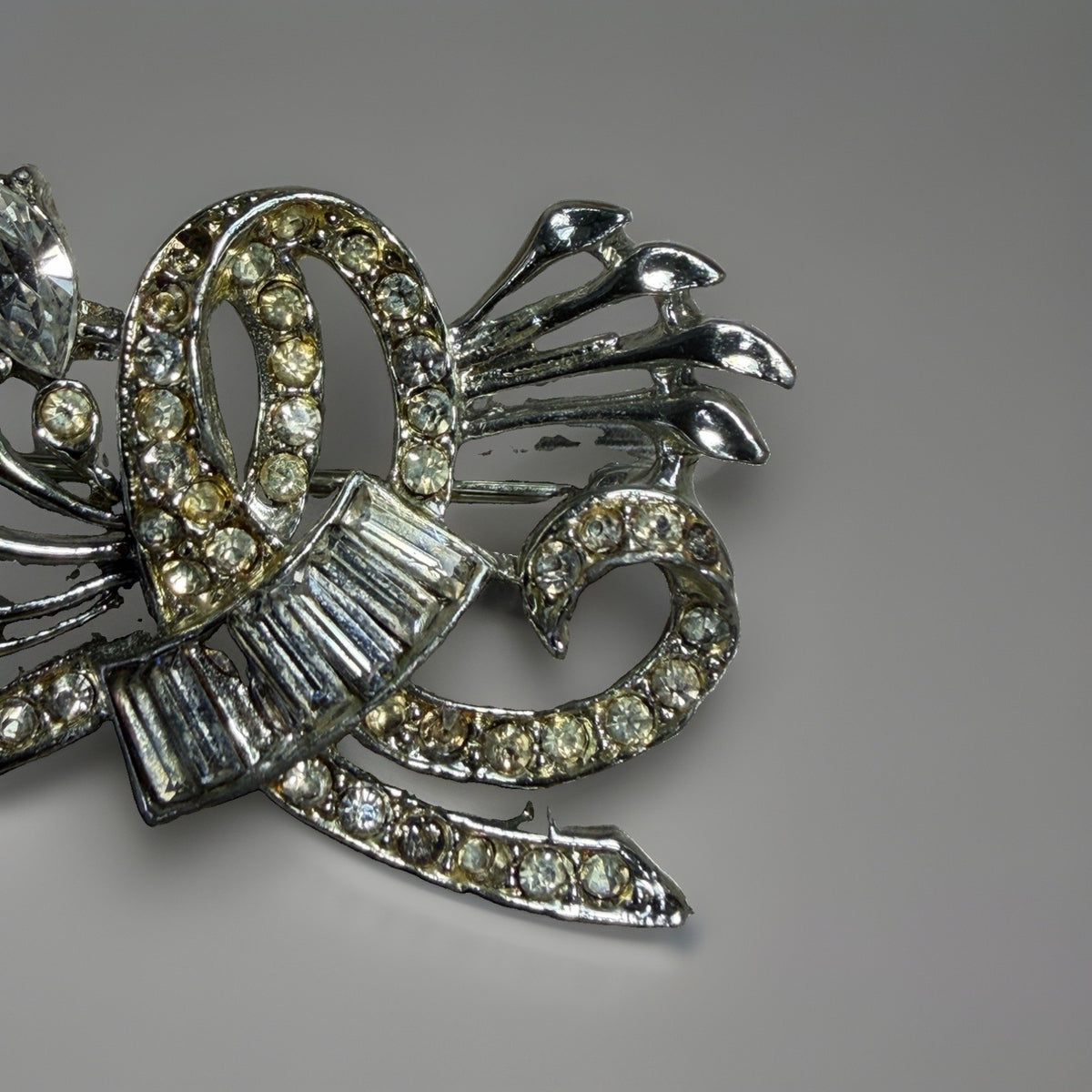 Vintage 1950s Floral Rhinestone & Enamel Brooch Pin Set 2pc Silver Tone Retro